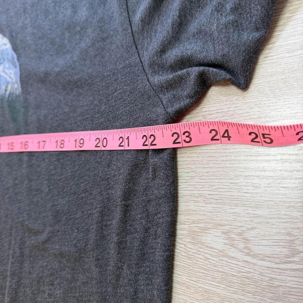 Eddie Bauer Tee Shirt Crew Neck Size Men's L Dark Grey Snow Capped Mountain Bear - Picture 5 of 7